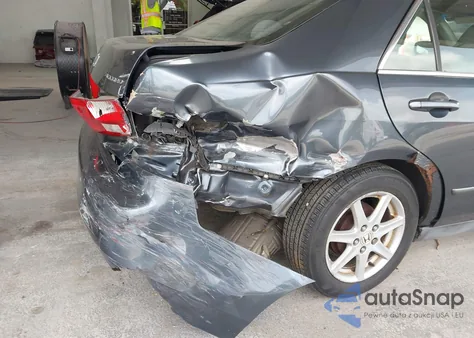 2005 Honda Accord 2.4 Lx из США, поврежденный, VIN 1HGCM56405A186960